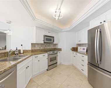 4751 Gulf Shore Boulevard N - Photo Thumbnail 12
