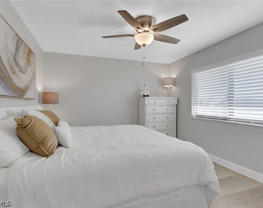 10475 Gulf Shore Drive - Photo Thumbnail 15