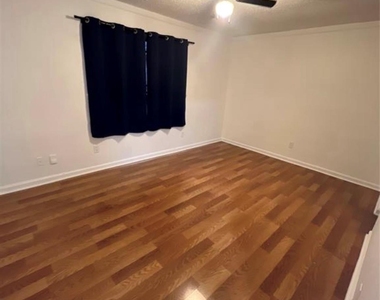 12707 Mosscrest Drive - Photo Thumbnail 5