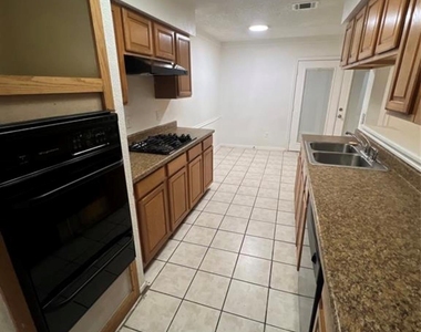 12707 Mosscrest Drive - Photo Thumbnail 2
