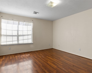 5815 Clerkenwell Drive - Photo Thumbnail 16