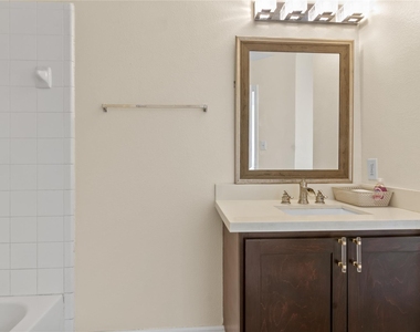 5815 Clerkenwell Drive - Photo Thumbnail 17