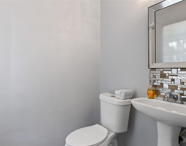 5815 Clerkenwell Drive - Photo Thumbnail 10