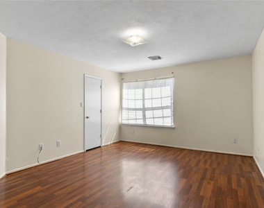 5815 Clerkenwell Drive - Photo Thumbnail 14