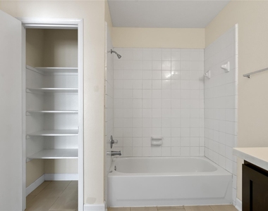 5815 Clerkenwell Drive - Photo Thumbnail 18