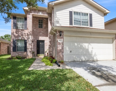 5815 Clerkenwell Drive - Photo Thumbnail 2