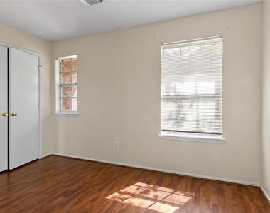 5815 Clerkenwell Drive - Photo Thumbnail 12