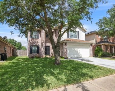 5815 Clerkenwell Drive - Photo Thumbnail 3