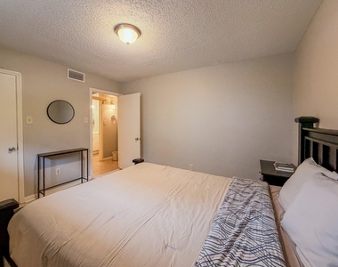 2574 Marilee Lane - Photo Thumbnail 10