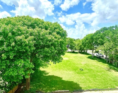 807 Kipp Avenue - Photo Thumbnail 22