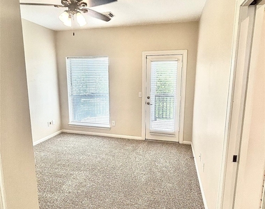 807 Kipp Avenue - Photo Thumbnail 16