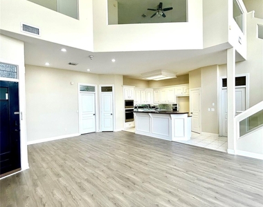 807 Kipp Avenue - Photo Thumbnail 1
