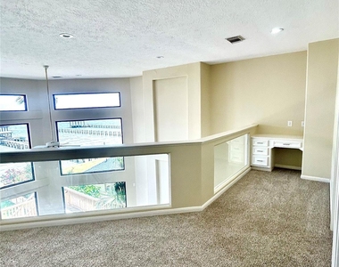 807 Kipp Avenue - Photo Thumbnail 14