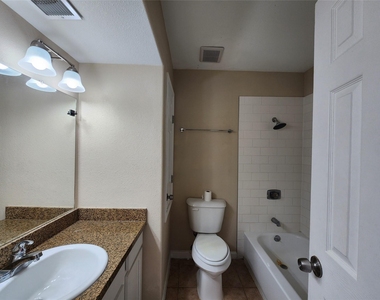 17401 Red Oak Drive - Photo Thumbnail 10