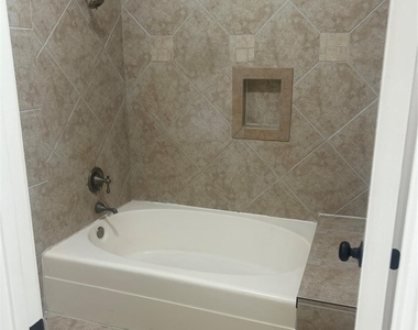 11711 Memorial Drive - Photo Thumbnail 7