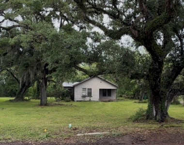 1501 S Columbia Drive - Photo Thumbnail 1