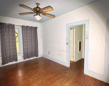 1501 S Columbia Drive - Photo Thumbnail 8