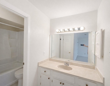 14555 Wunderlich Drive - Photo Thumbnail 21