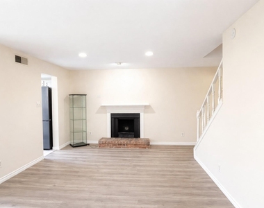 14555 Wunderlich Drive - Photo Thumbnail 6