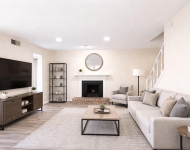 14555 Wunderlich Drive - Photo Thumbnail 5