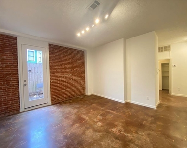 1112 Lawrence - Photo Thumbnail 5