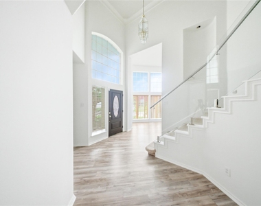 2415 Mills Creek Drive - Photo Thumbnail 5