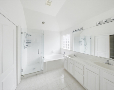 2415 Mills Creek Drive - Photo Thumbnail 14