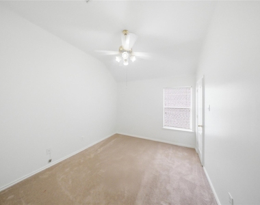 2415 Mills Creek Drive - Photo Thumbnail 11