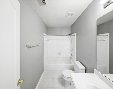 2415 Mills Creek Drive - Photo Thumbnail 12