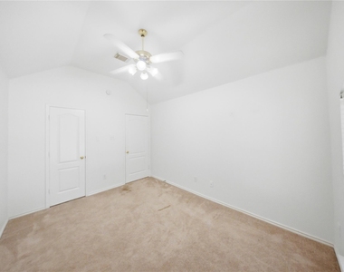 2415 Mills Creek Drive - Photo Thumbnail 18