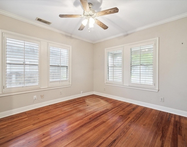 321 W 13th Street - Photo Thumbnail 5