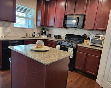10739 Chestnut Path Way - Photo Thumbnail 14