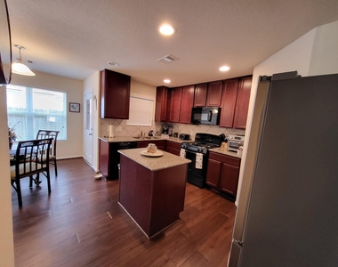 10739 Chestnut Path Way - Photo Thumbnail 19