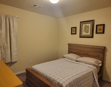 10739 Chestnut Path Way - Photo Thumbnail 3
