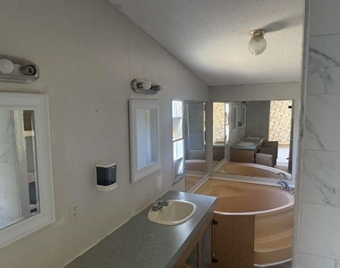 16321 Lone Star Ranch Drive - Photo Thumbnail 5