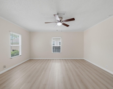 11730 Greenglen Drive - Photo Thumbnail 6