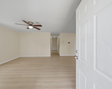 11730 Greenglen Drive - Photo Thumbnail 5