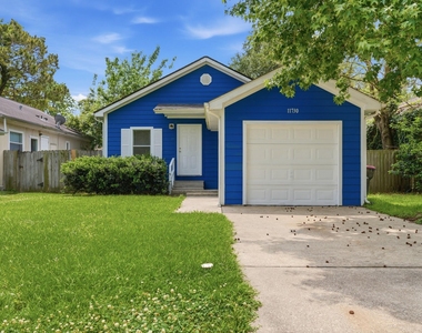 11730 Greenglen Drive - Photo Thumbnail 3