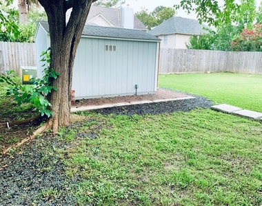 5739 Henniker Drive - Photo Thumbnail 26