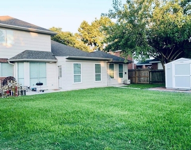 5739 Henniker Drive - Photo Thumbnail 24
