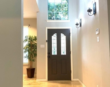 5739 Henniker Drive - Photo Thumbnail 4