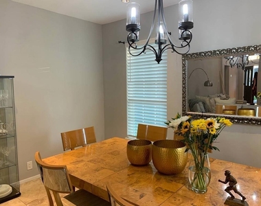 5739 Henniker Drive - Photo Thumbnail 10