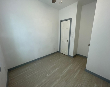 5226 Ridgevan Drive - Photo Thumbnail 19