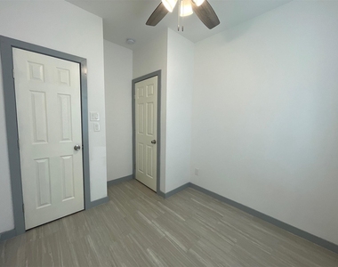 5226 Ridgevan Drive - Photo Thumbnail 17