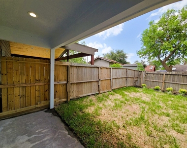 5226 Ridgevan Drive - Photo Thumbnail 33
