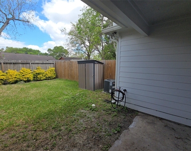 5226 Ridgevan Drive - Photo Thumbnail 30
