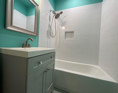 5226 Ridgevan Drive - Photo Thumbnail 9