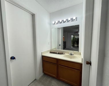 3909 Tanglewilde Street - Photo Thumbnail 17