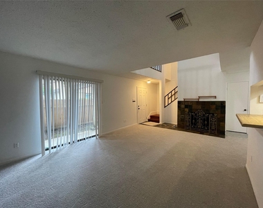 3909 Tanglewilde Street - Photo Thumbnail 16