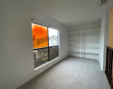 3909 Tanglewilde Street - Photo Thumbnail 9